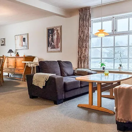 3 Bedroom Awesome In Semesterbostad