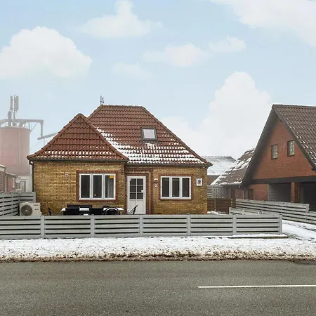 3 Bedroom Awesome In Højer
